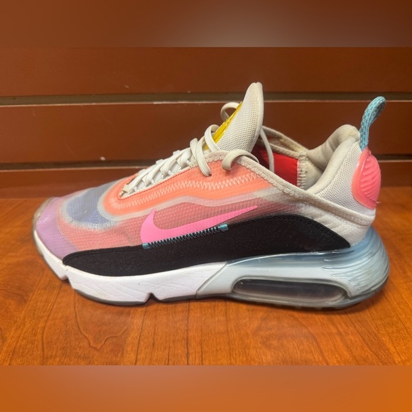 Nike Multicolor Sneakers with Pink and Green Accents - Picture 5 of 16